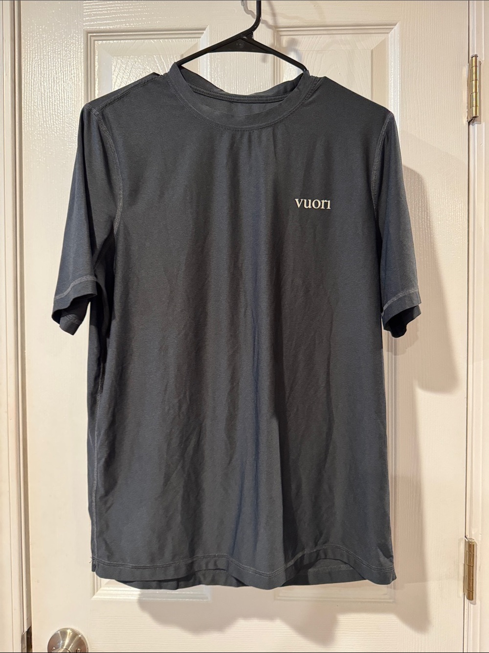 Vuori Men's Short-Sleeve Uluwatu 2.0 Water Tee Medium - Picture 2 of 7